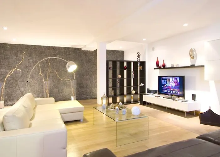 Charming In With Private Pool Villa