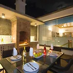 Charming In With Private Pool