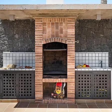 فيلة Charming In With Private Pool *