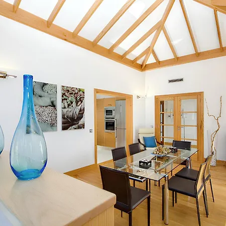 Charming In With Private Pool Willa