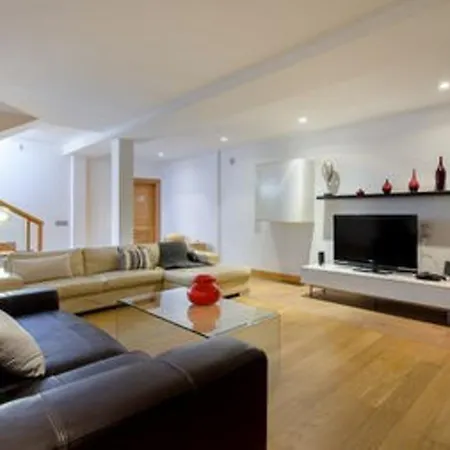 Charming In With Private Pool Willa