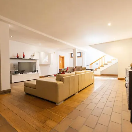 Charming In With Private Pool Willa