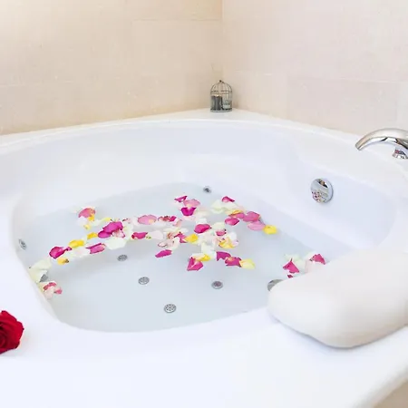 Willa Charming In With Private Pool