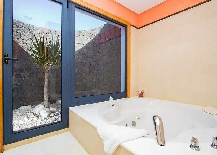 Villa Charming In With Private Pool *