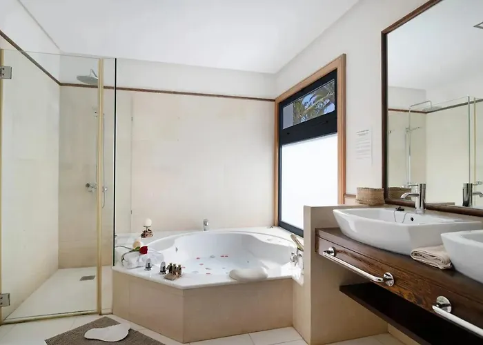 Charming In With Private Pool Villa