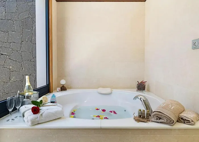 Charming In With Private Pool *