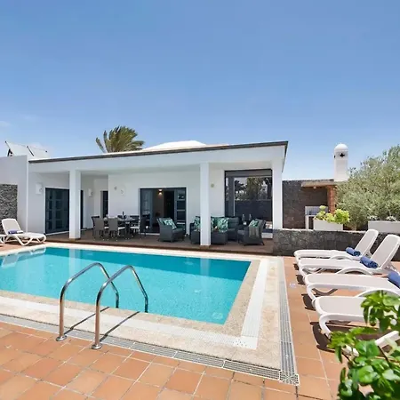 Villa Charming In With Private Pool Playa Blanca