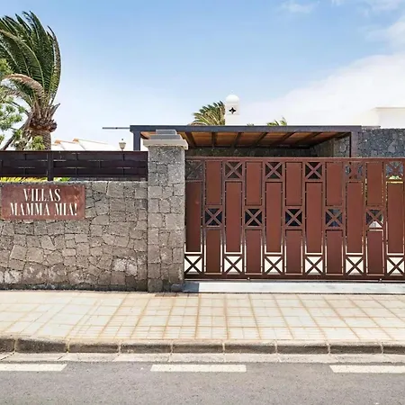 Charming In With Private Pool Villa Playa Blanca