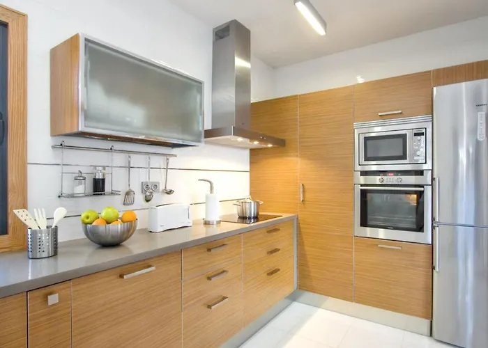 Villa Villa: Beachside Retreat With Pool & Wi-fi *